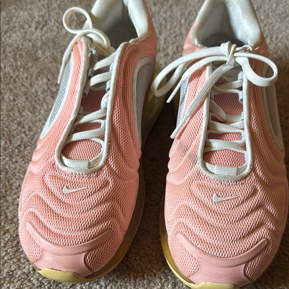 nike air max 720 bleached coral